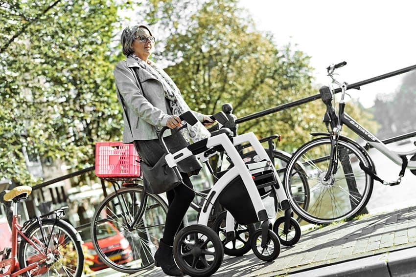 Op hellingen lopen met een rollator