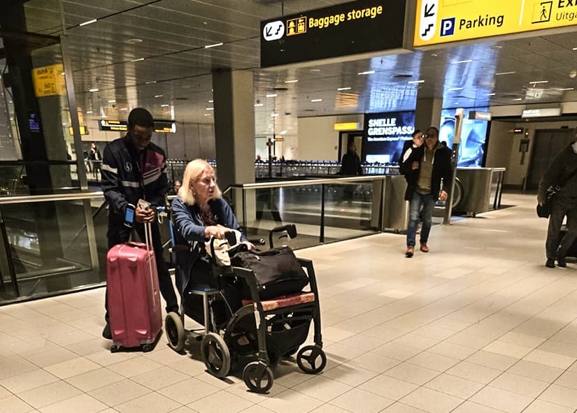 Kun je een rollator meenemen in een vliegtuig?